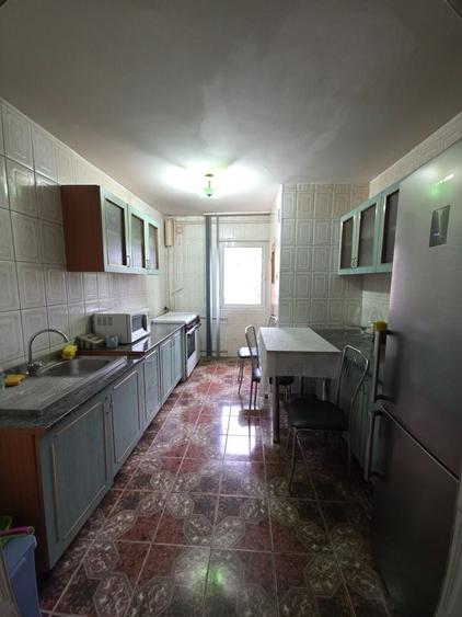 Apartament cu 3 camere decomandat în Crângași