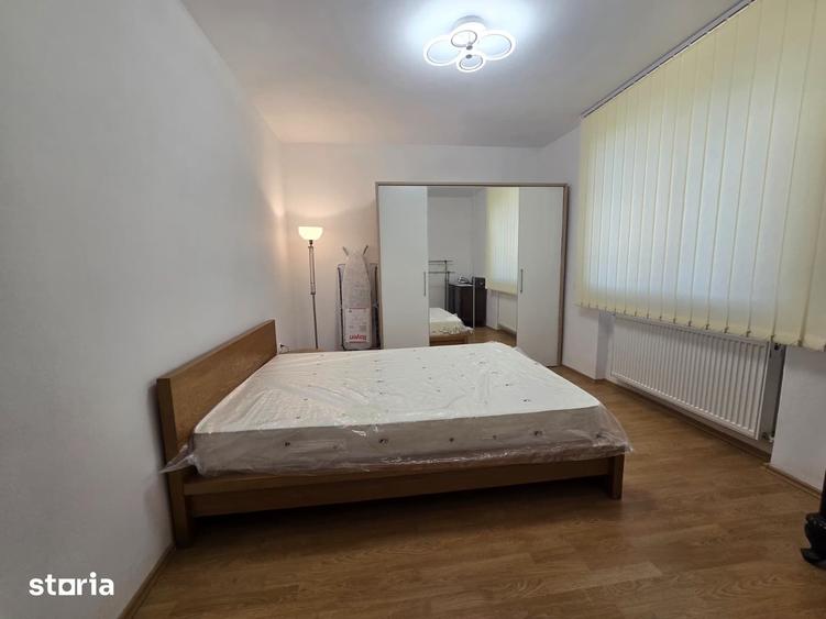 Apartament cu 3 camere semidecomandat, mobilat în Titan