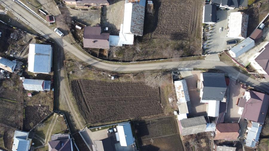 De Vanzare 12 ari Teren intravilan Scheia - 2