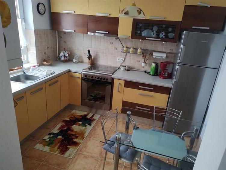Apartament 3 camere, zona Avantgarden 1 - 3