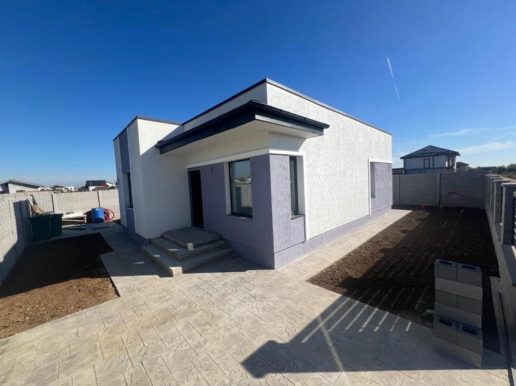 Casa e vanzare cu 4 camere 2 bai teren 300mp - 2