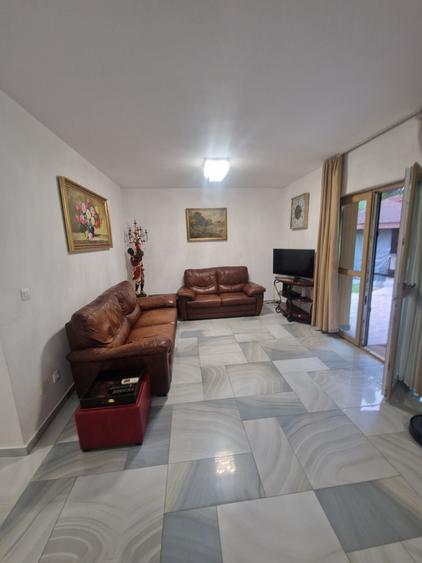 Casă cu 7 camere cu Garaj în Nord-Est