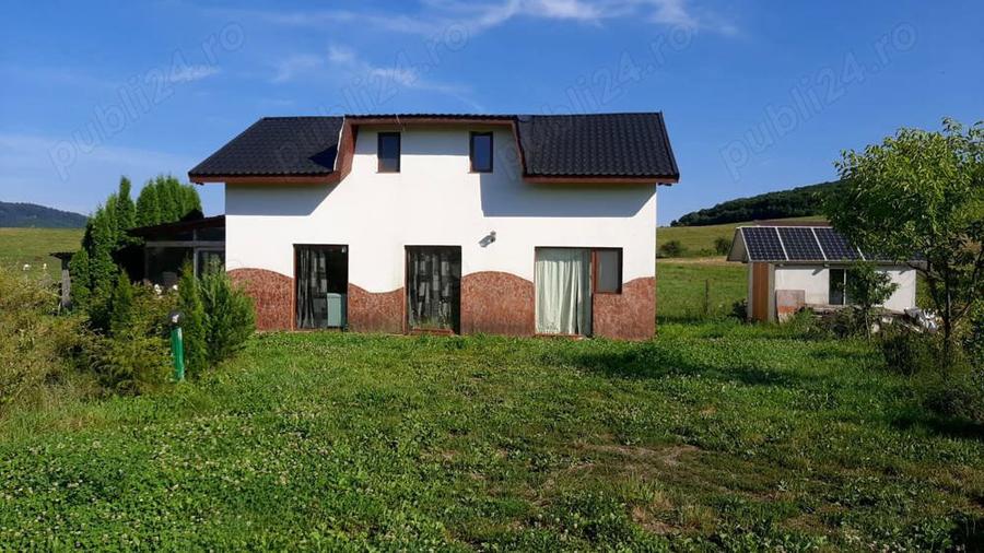 Vand casa de locuit, toate utilita?ile, lac de pescuit - 2