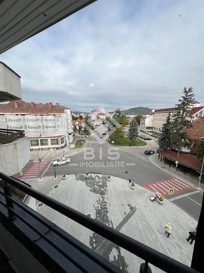 Apartament 3 camere de inchiriat - zona COROANA DE AUR - 8