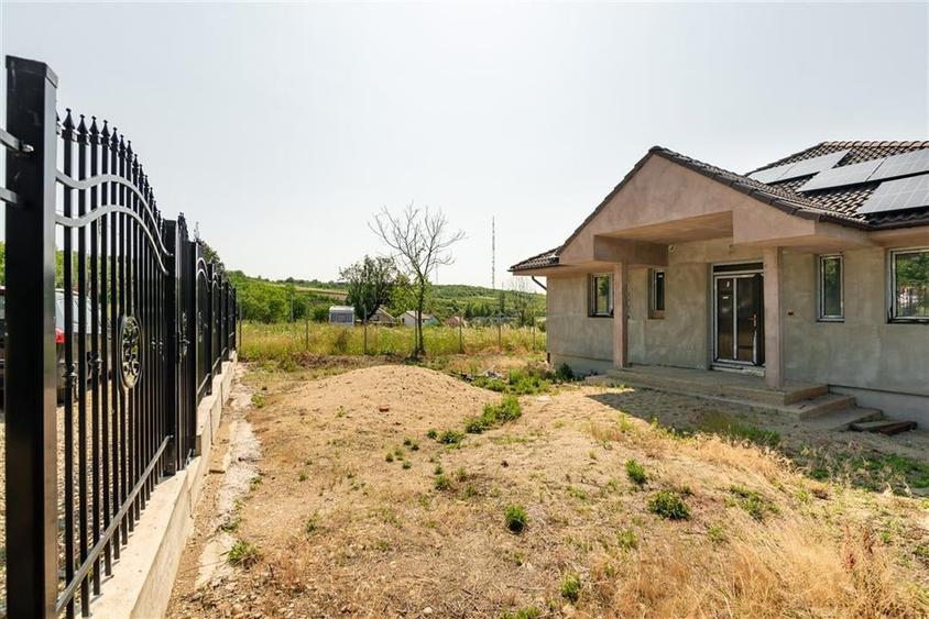 Casa cu living+3 camere cu panorama si teren mare pe Sofiei - 34