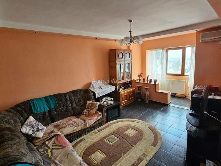 Vanzare 4 camere - mobilat/utilat Mega Mall