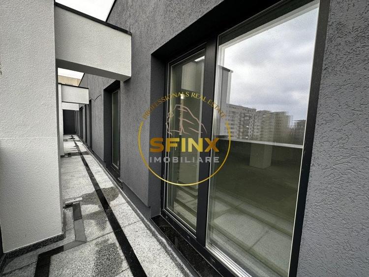 Penthouse cu 6 camere decomandat în Mihai Bravu