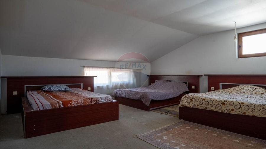 Vânzare imobil cu funcțiune mixtă casa si restaurant - Ungureni - DB - 13