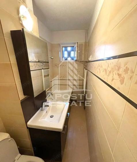 Apartament cu 3 camere, semidecomandat, zona Dacia - 3