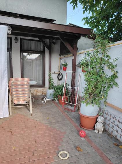 Casuta si curte in oras - 5