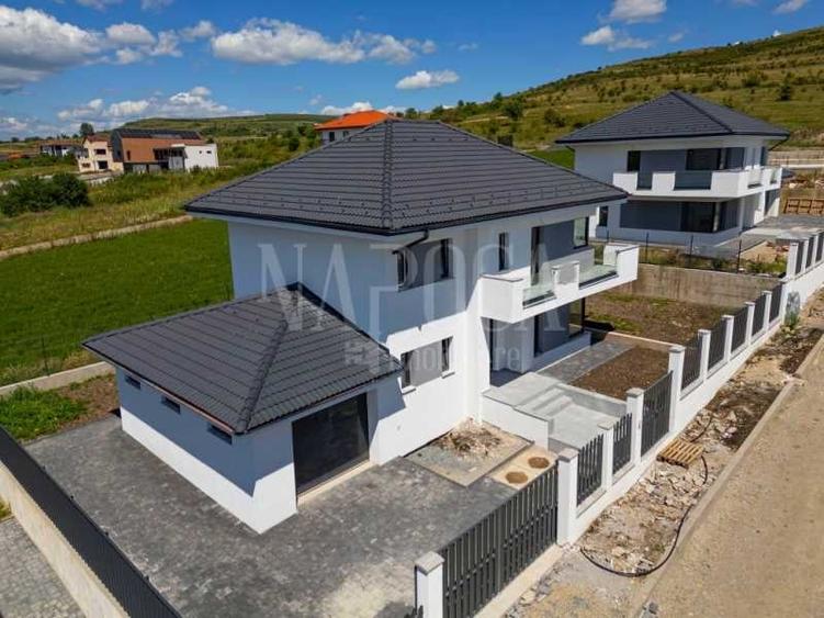 Casa 4 camere de vanzare in Chinteni - 1