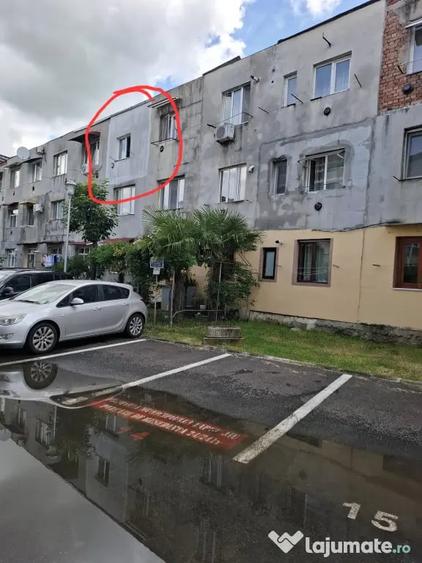 Garsonieră decomandată în Central