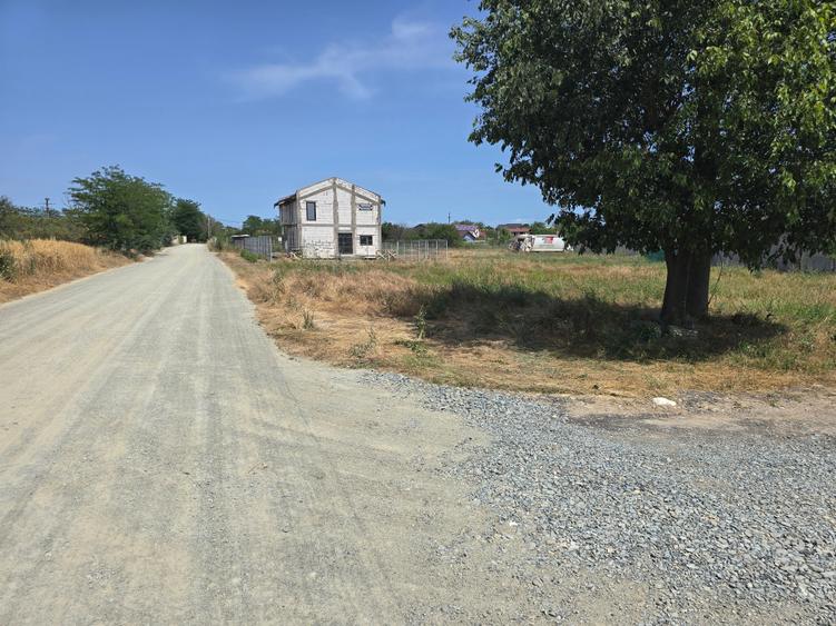 Teren Construcții intravilan de 510 mp, în Vest