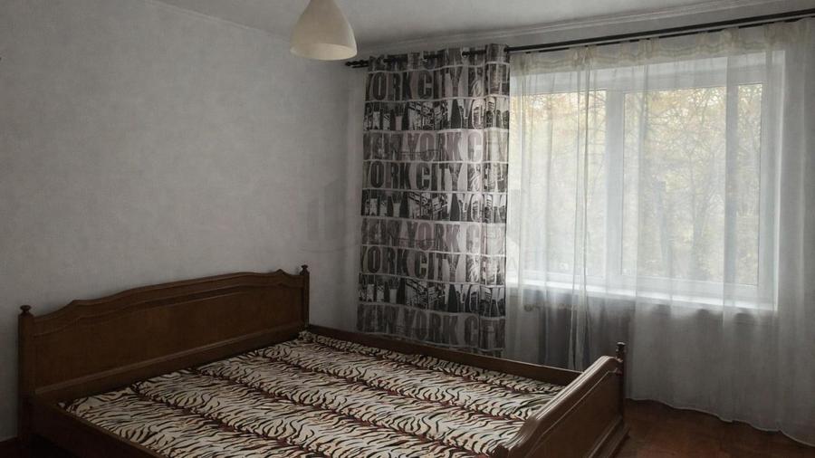 Apartament cu 2 camere decomandat, mobilat în P-ța Romană