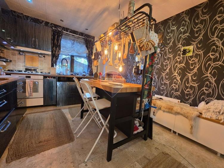 Duplex cu 5 camere cu Teren 233 Mp în Sud