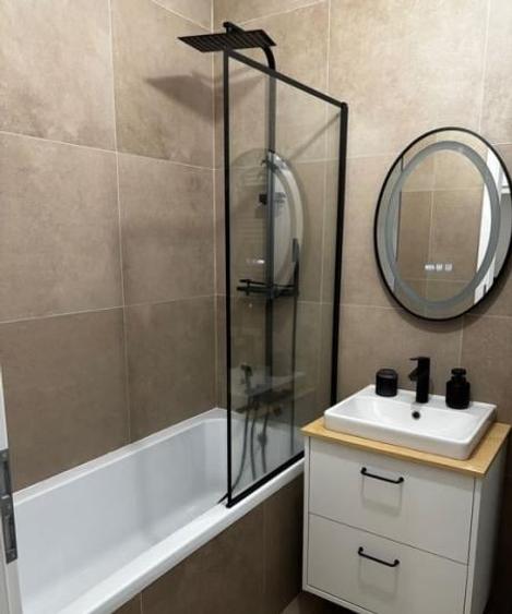 Apartament cu 2 camere decomandat, mobilat în Apărătorii Patriei