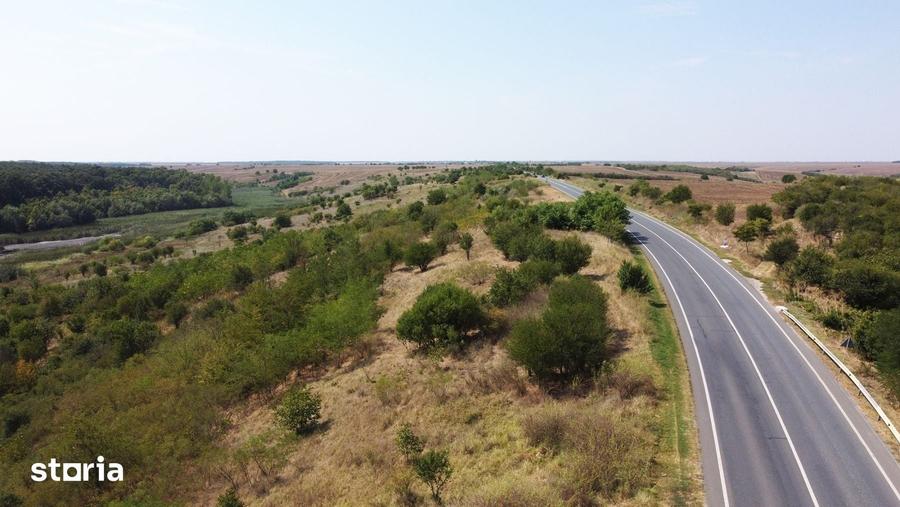 Teren de 2500 mp, în Ghimpați