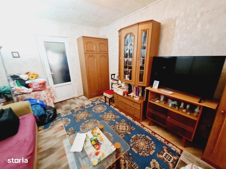 Apartament cu 2 camere decomandat în Podu Roș