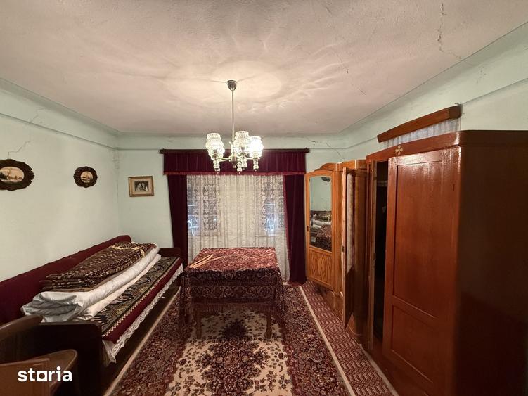 Casă cu 4 camere cu Teren 400 Mp în Poiana Sibiului
