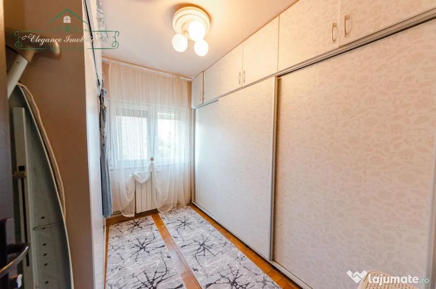 Apartament cu 5 camere decomandat în Micălaca
