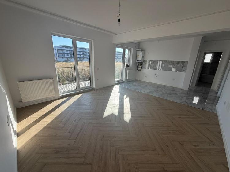 Apartament cu 3 camere decomandat în Dobroești