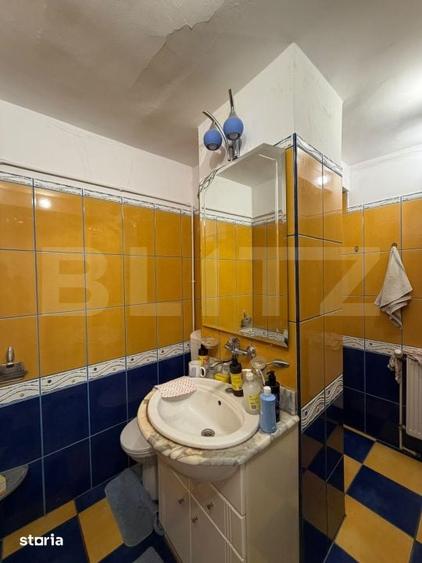 Apartament cu 4 camere decomandat în Rovinari