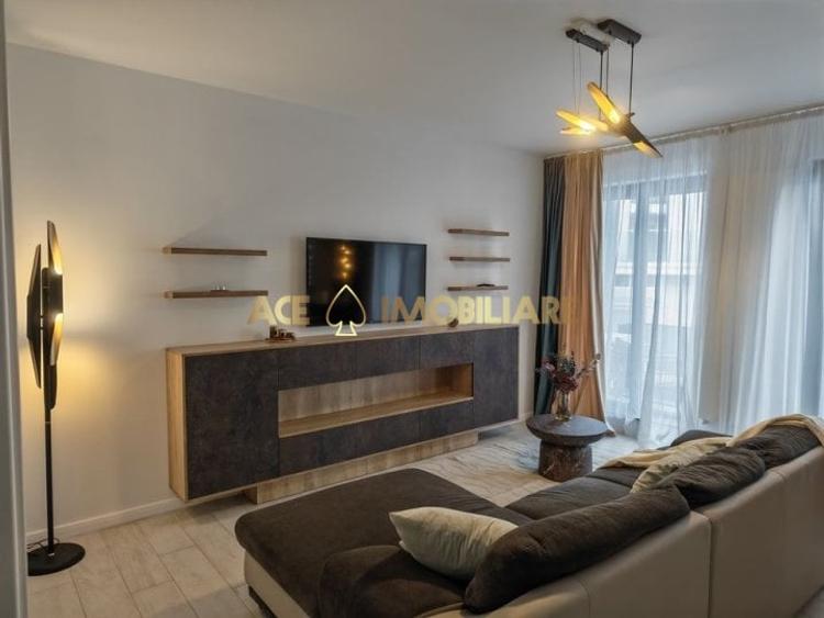 Apartament cu 3 camere semidecomandat, mobilat în Floreasca