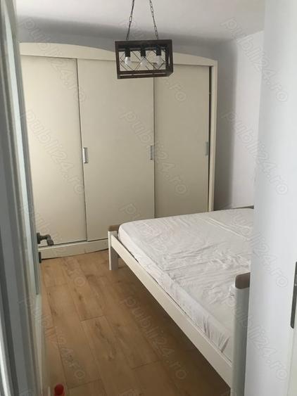 Casă cu 5 camere cu Teren 548 Mp în Eforie