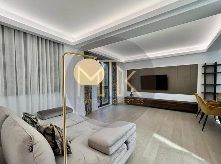 Duplex cu 5 camere cu Canalizare în Sisești