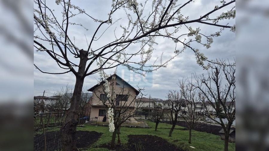Casă cu 6 camere cu Canalizare în Dezmir