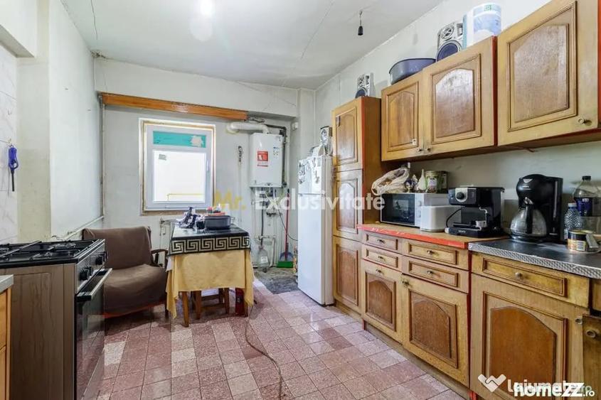 Apartament cu 3 camere decomandat în Sebastian