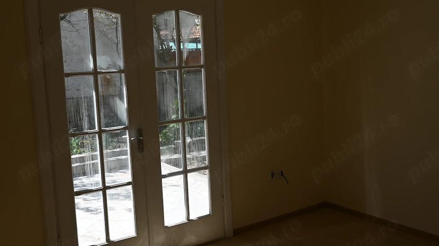 Casă cu 5 camere cu Teren 500 Mp în Central