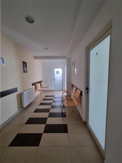 Birou, de 82 mp, în Central