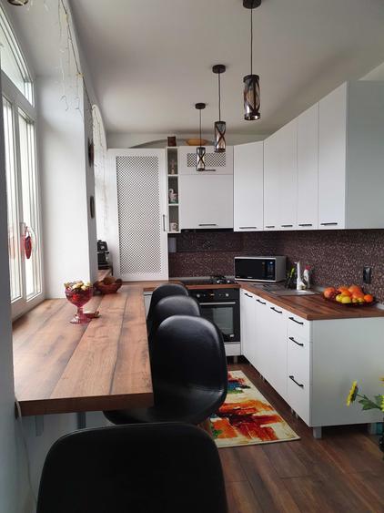 Vand - Apartament cu 3 camere si curte proprie - 4