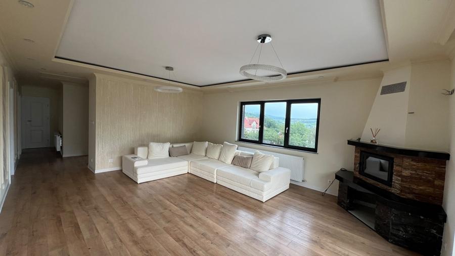 Casă individuală cu 5 camere cu Canalizare în Exterior Est