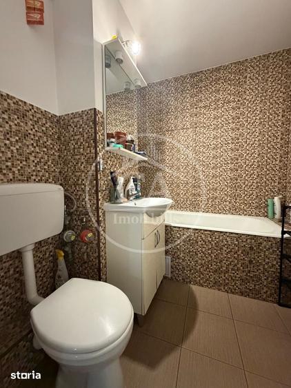 Apartament cu 4 camere decomandat în Decebal