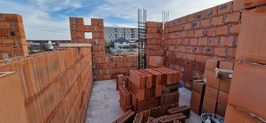 Duplex premium de vânzare – stradă privată, ideal pentru familie - 16