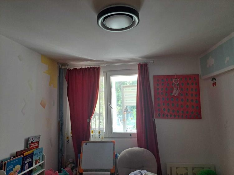 Apartament cu 4 camere decomandat în Central