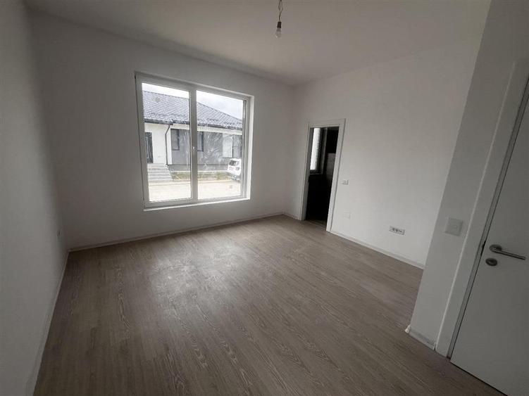 Casa individuala 4 camere in Tunari. - 11