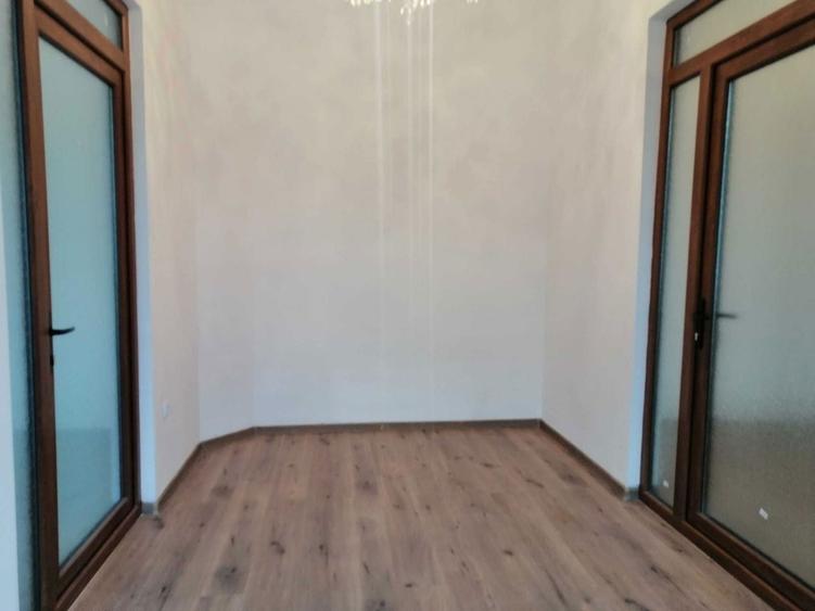Casa de inchiriat ,3 camere , nemobilata , ultracentral - 3