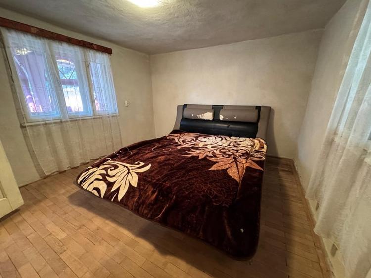 Comuna Bran, str. Pricipala, casa partial renovata, P + E, dependinte, foisor - 8