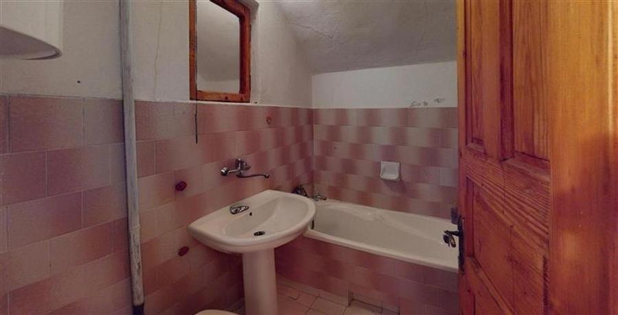 Tur 3D! Doua case traditionale, pe domeniu versatil, la doar 1Km de Castelul Bra - 21