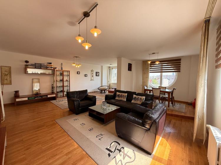 Apartament cu 4 camere decomandat în Plevnei