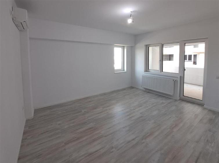 INTABULAT! Mutare imediata! Ap. o camera decomandat Central - 45mp - 1