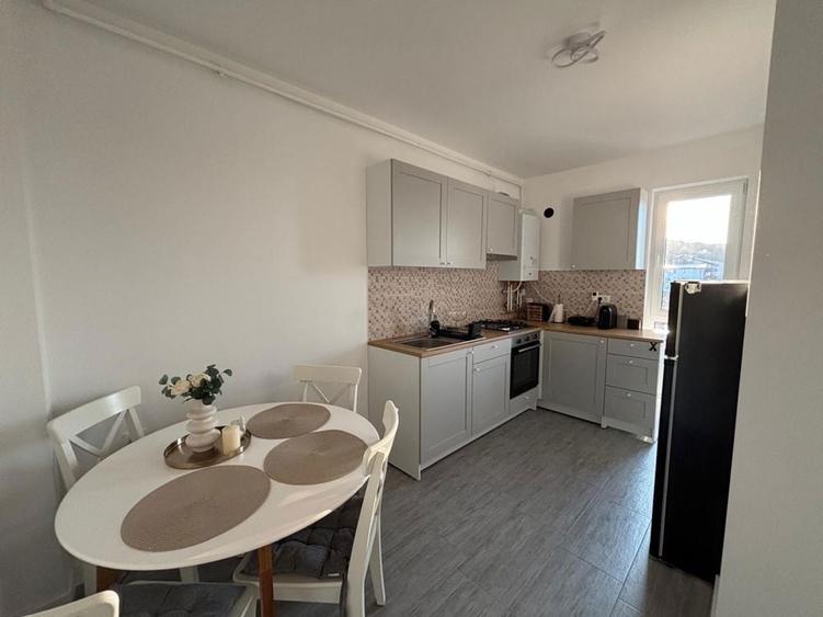 PROPRIETAR inchiriez apartament in Floresti str Teilor - 7