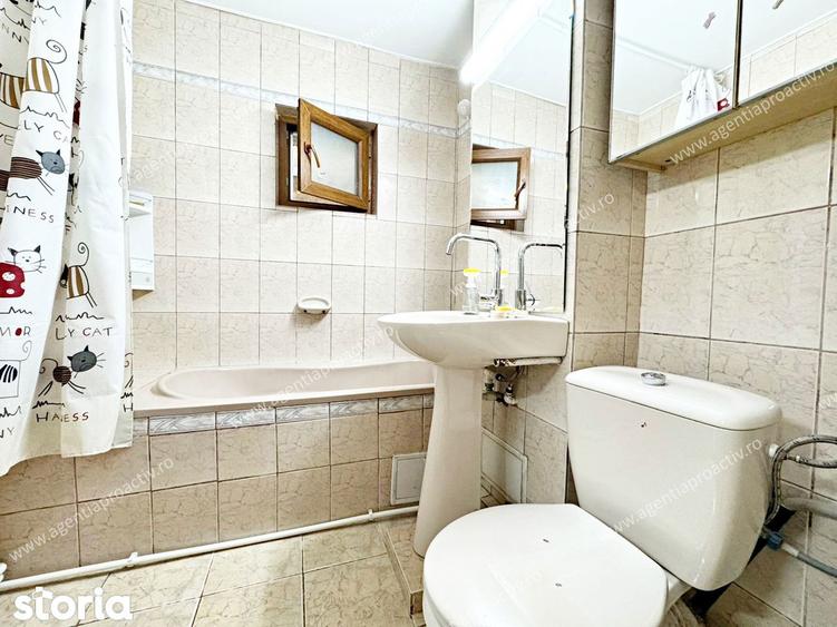 Apartament cu 3 camere decomandat, la etajul 2, in cartierul Micro 16. - 11