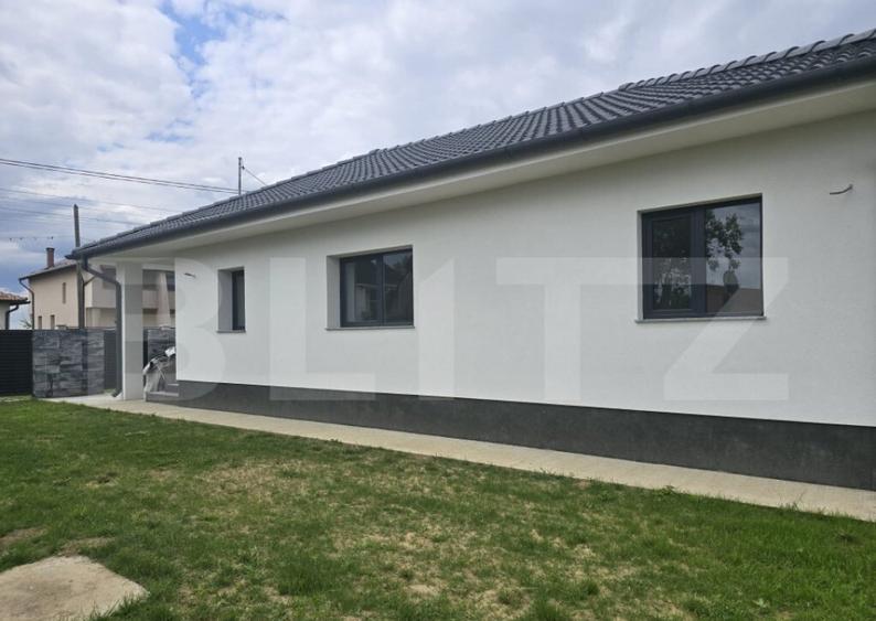 Casa 2 camere, 120 mp -7.8 ari teren . Lazuri - 11