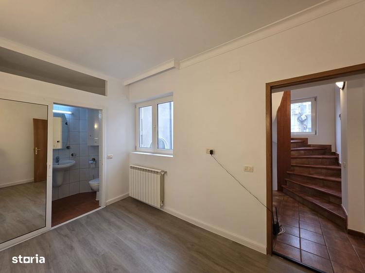 Townhouse urban renovat | Parcul Carol Rond Regina Maria - 9