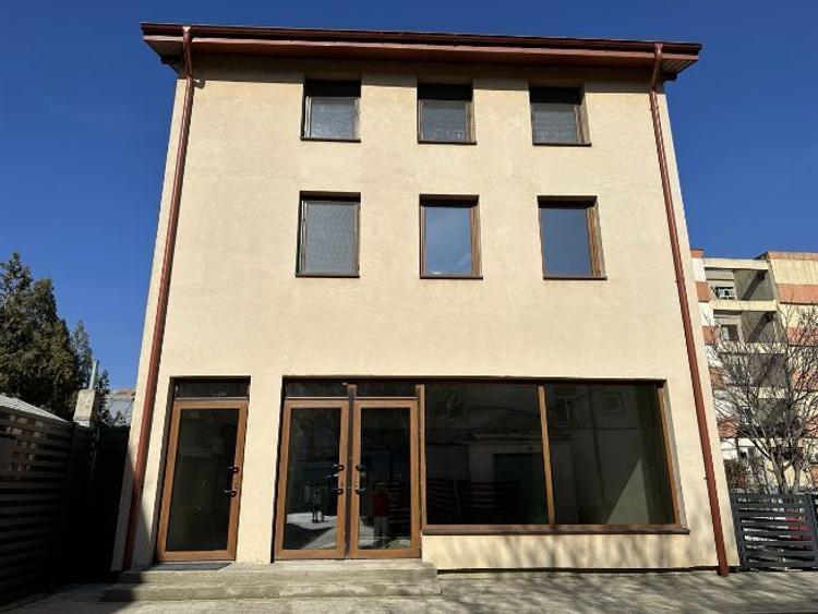 Spațiu comercial de închiriat – zonă ultracentrală Cuza Vodă, vizavi de Primăria Buzău - 1