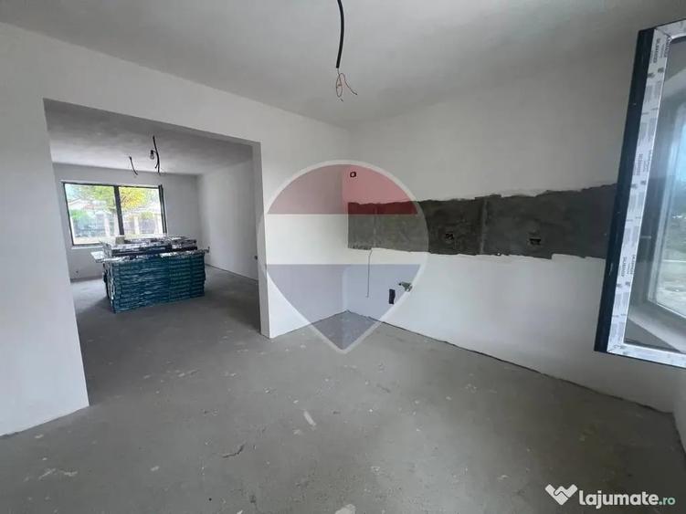 Casă cu 3 camere cu Teren 357 Mp în Ceardac